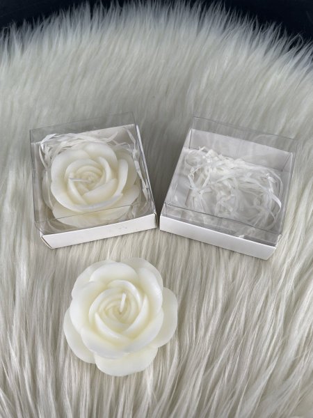 شمعة وردة جورية معطرة مع غلاف مميز