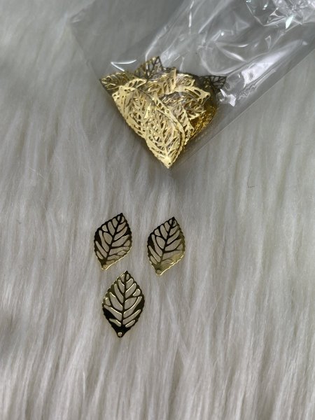 ورق شجر حديد صغير مقاس ٢.٥ سم