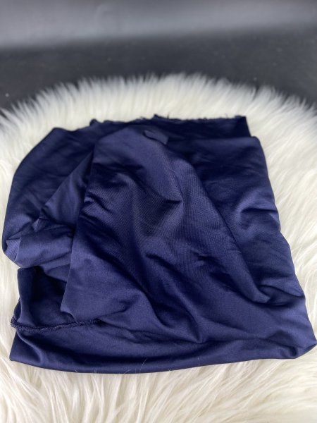 لايكرا كحلي