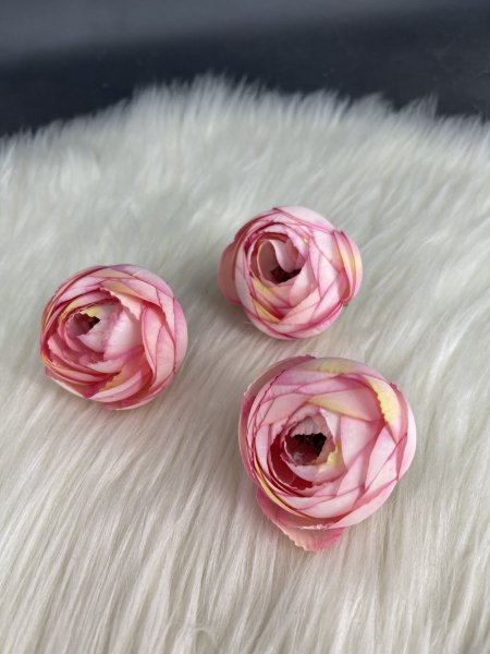 ورد اضاليا حبة كبيرة