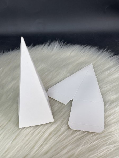 علبة كرتون هرم سادى (كونس) ارتفاع 15 سم