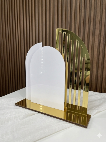 ستاند اكريلك 3 ظهريات ارتفاع 34 سم