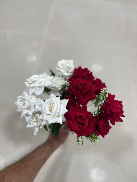 ضمة ورد مخمل 7 فروع