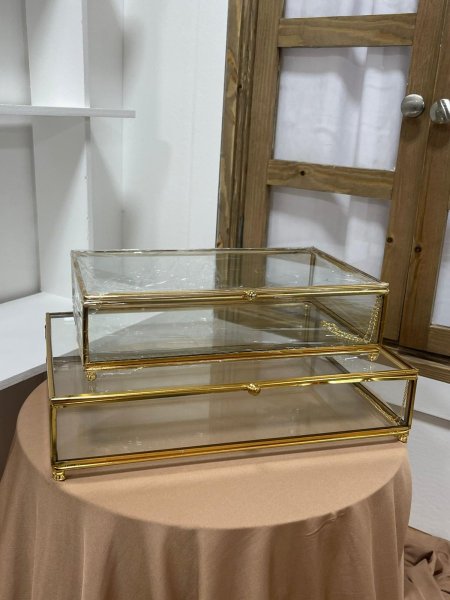 صندوق زجاج اطراف نحاس ذهبي قياس (30*20سم)