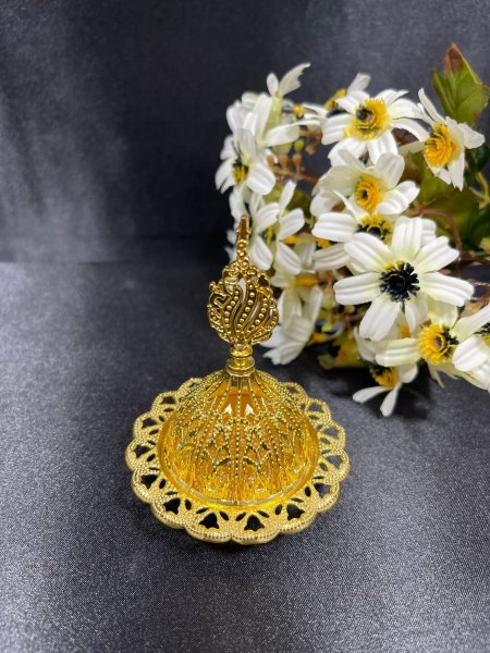 مبخرة نحاس ذهبي مع طربوش (عرض 7سم ارتفاع8سم)