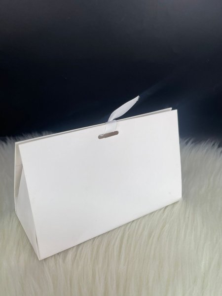 كيس هرمي سادى لتغليف العطر والشوكولا