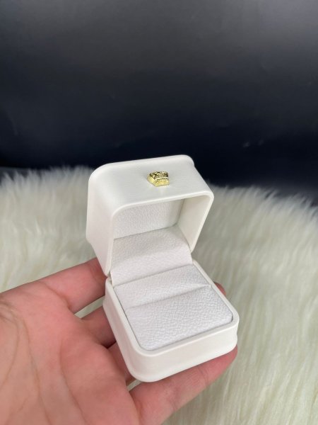 علبة دبل جلد ابيض