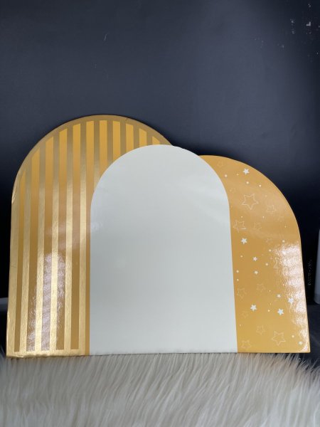 ظهرية صواني ذهبية لكتابة الاسماء